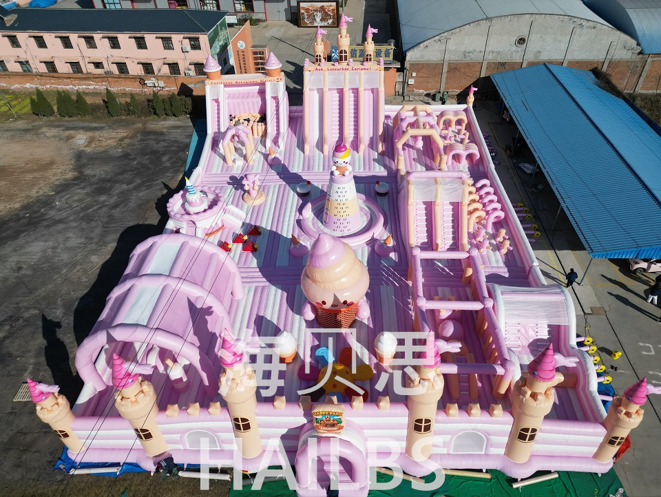 冰淇淋主题充气城堡