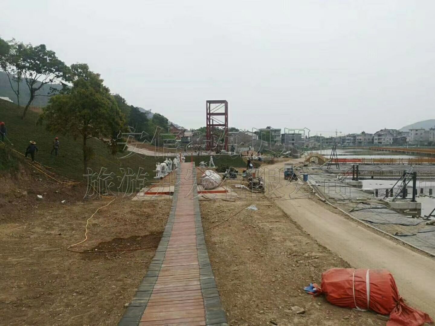 浙江省台州市风火轮，水上趣桥，网红桥，网红秋千，摩拜单车安装完毕